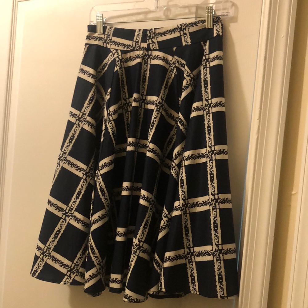 Stunning navy and cream plaid full skirt.